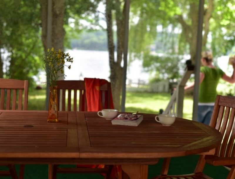 10-Person Lakeside Villa